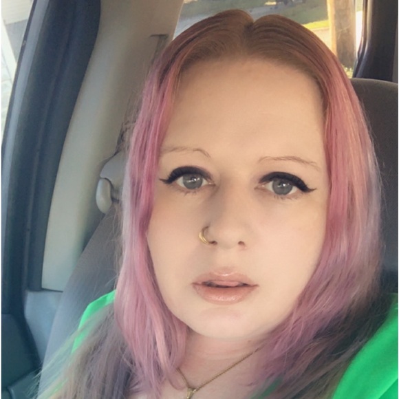 Meet your Posher, Krystal - Picture 2 of 3